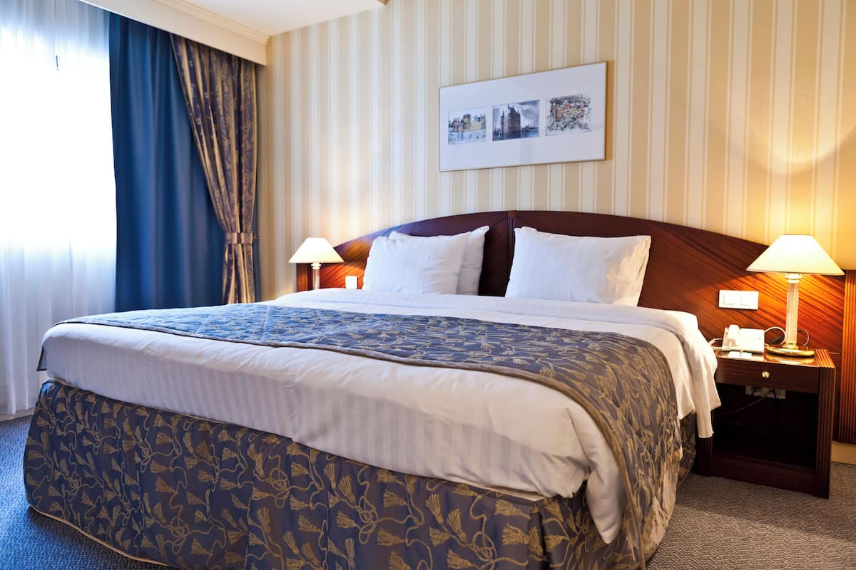 Superior Room | 1 bedroom, hypo-allergenic bedding, in-room safe, desk