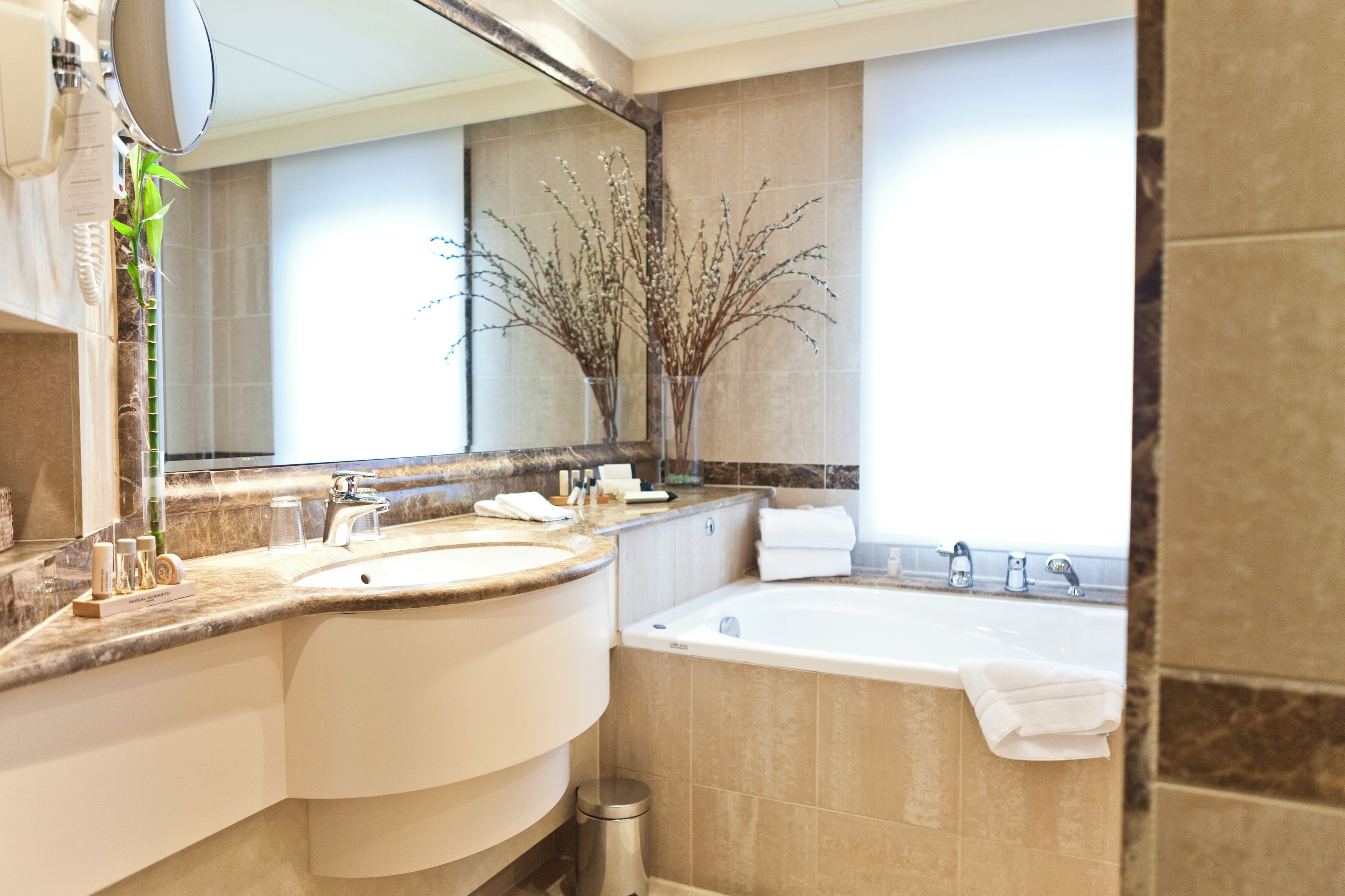 panoramic suite, terrace (ambassador) | bathroom | free toiletries, hair dryer, bathrobes, slippers