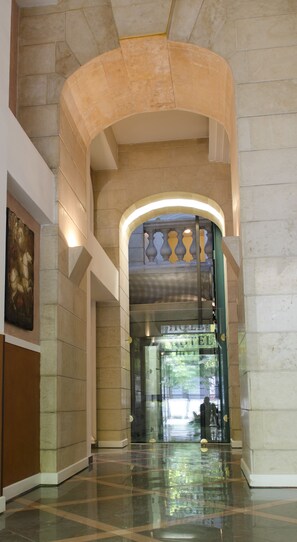 Interior entrance - Gloria Palace (Sofia)