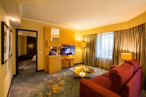 penta Family Suite | Premium bedding, down comforters, Select Comfort beds, in-room safe