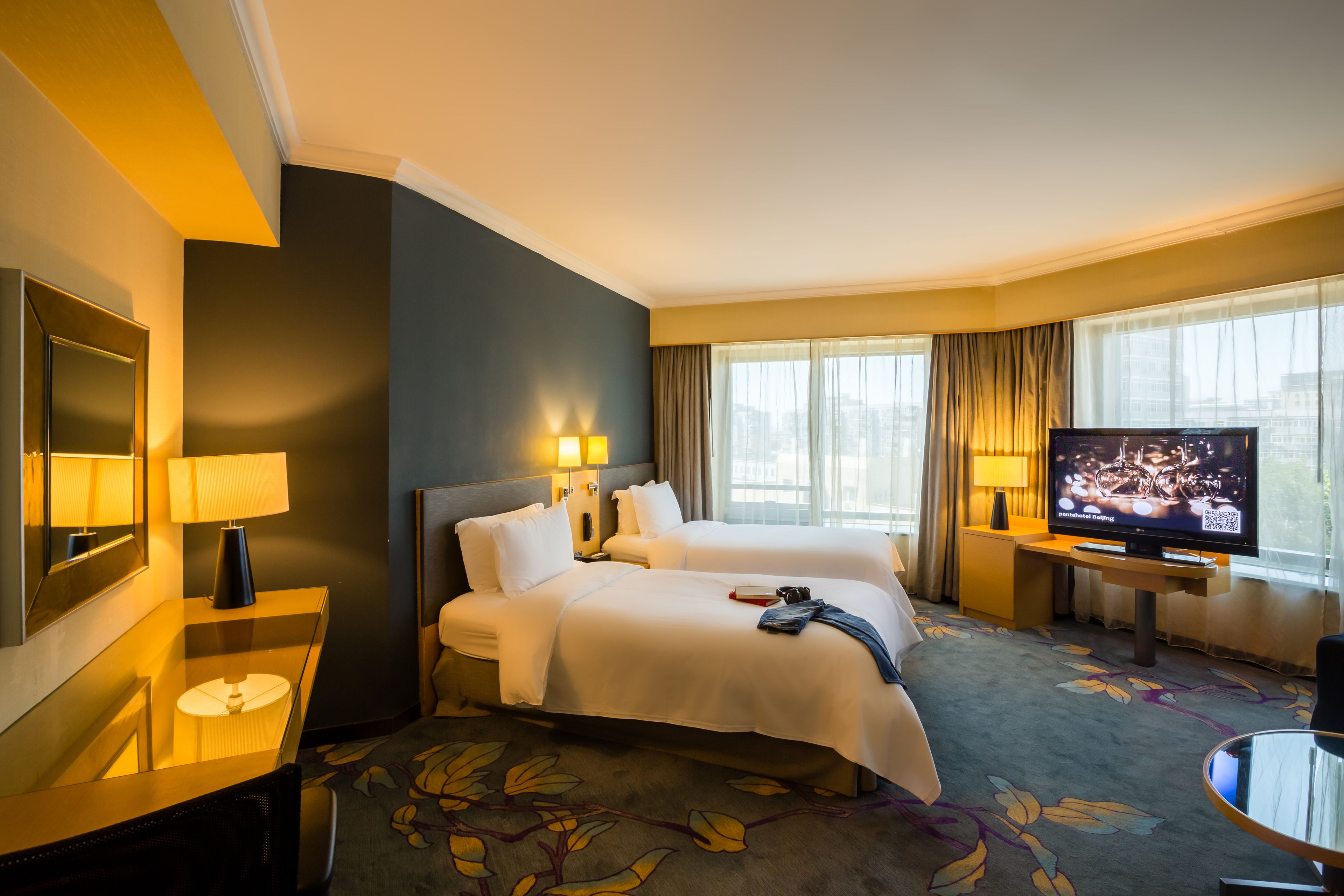 penta plus twin | premium bedding, down duvets, select comfort beds, in-room safe