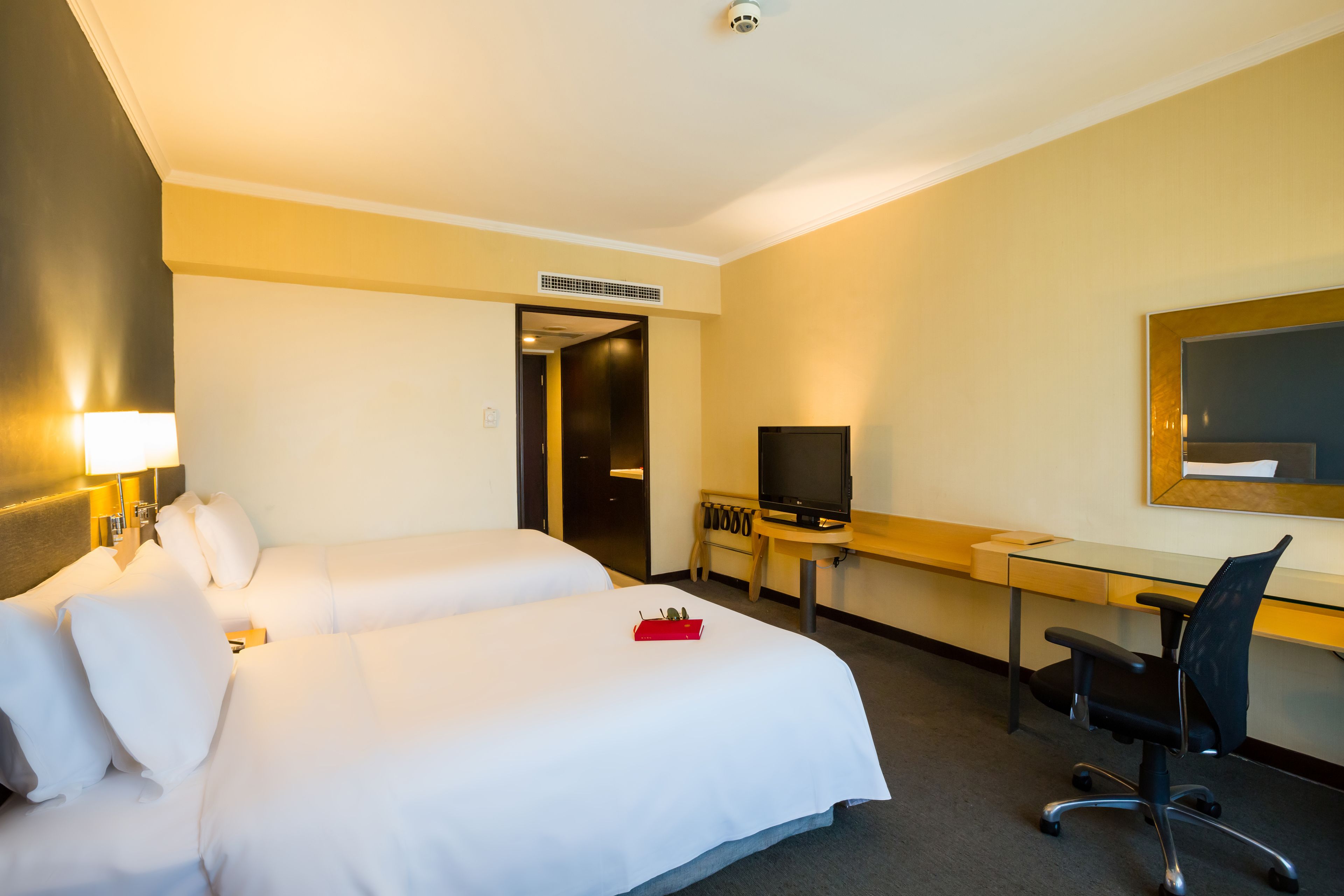 premium bedding, down duvets, select comfort beds, in-room safe