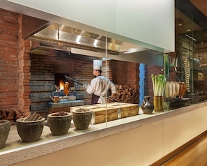 Daily buffet breakfast (CNY 149.25 per person)