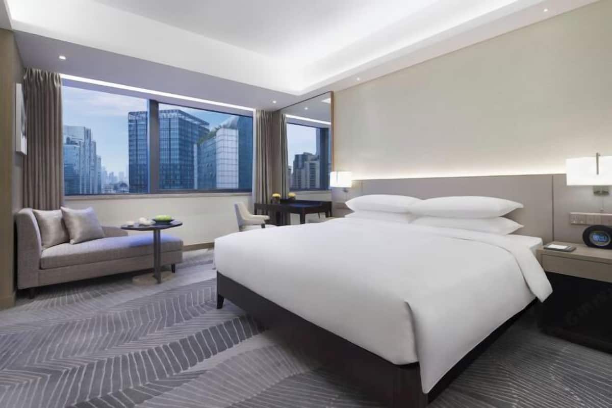 Minibar, in-room safe, desk, blackout drapes