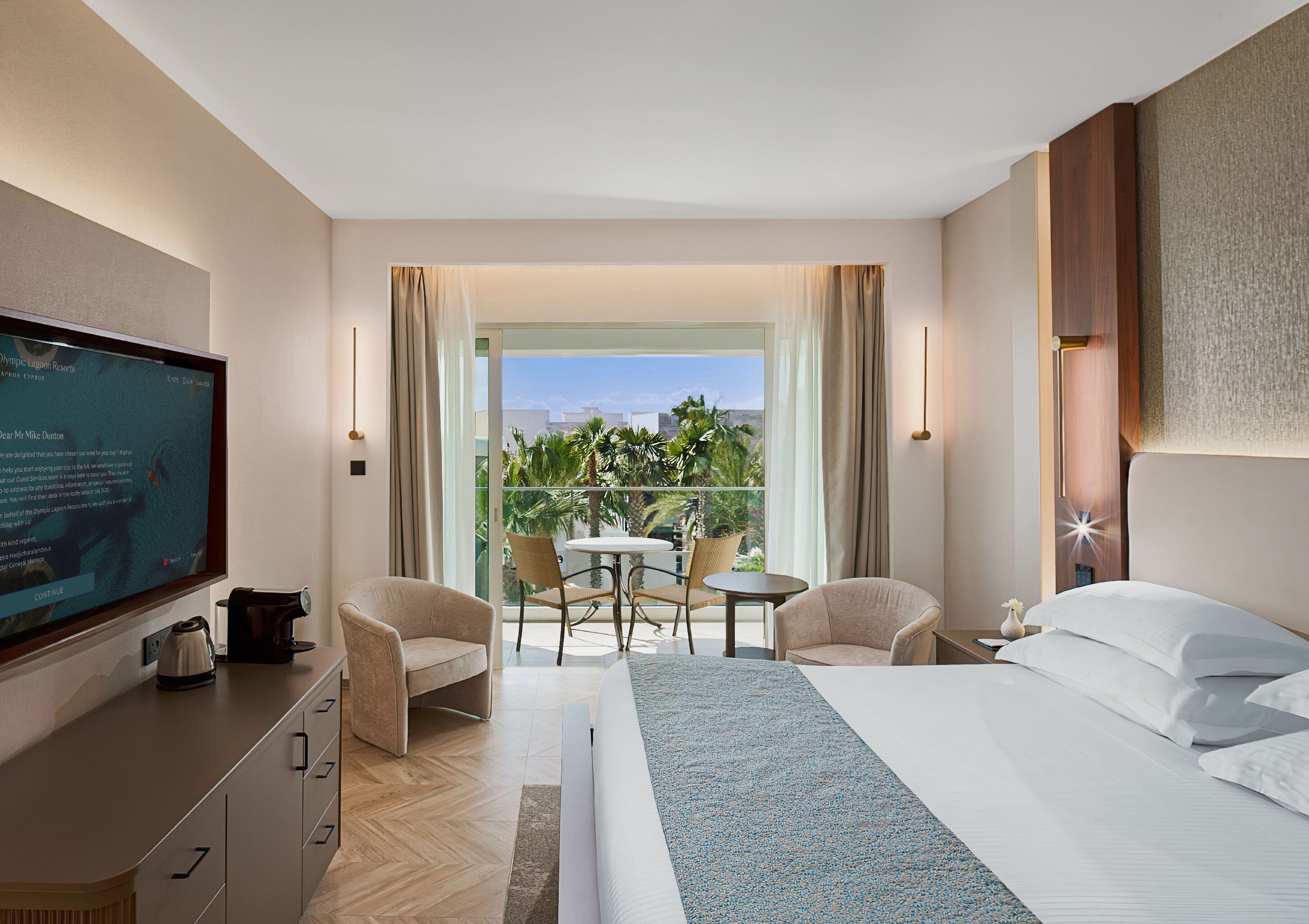 Superior Double Room, Partial Sea View | Premium bedding, in-room safe, soundproofing, bed sheets