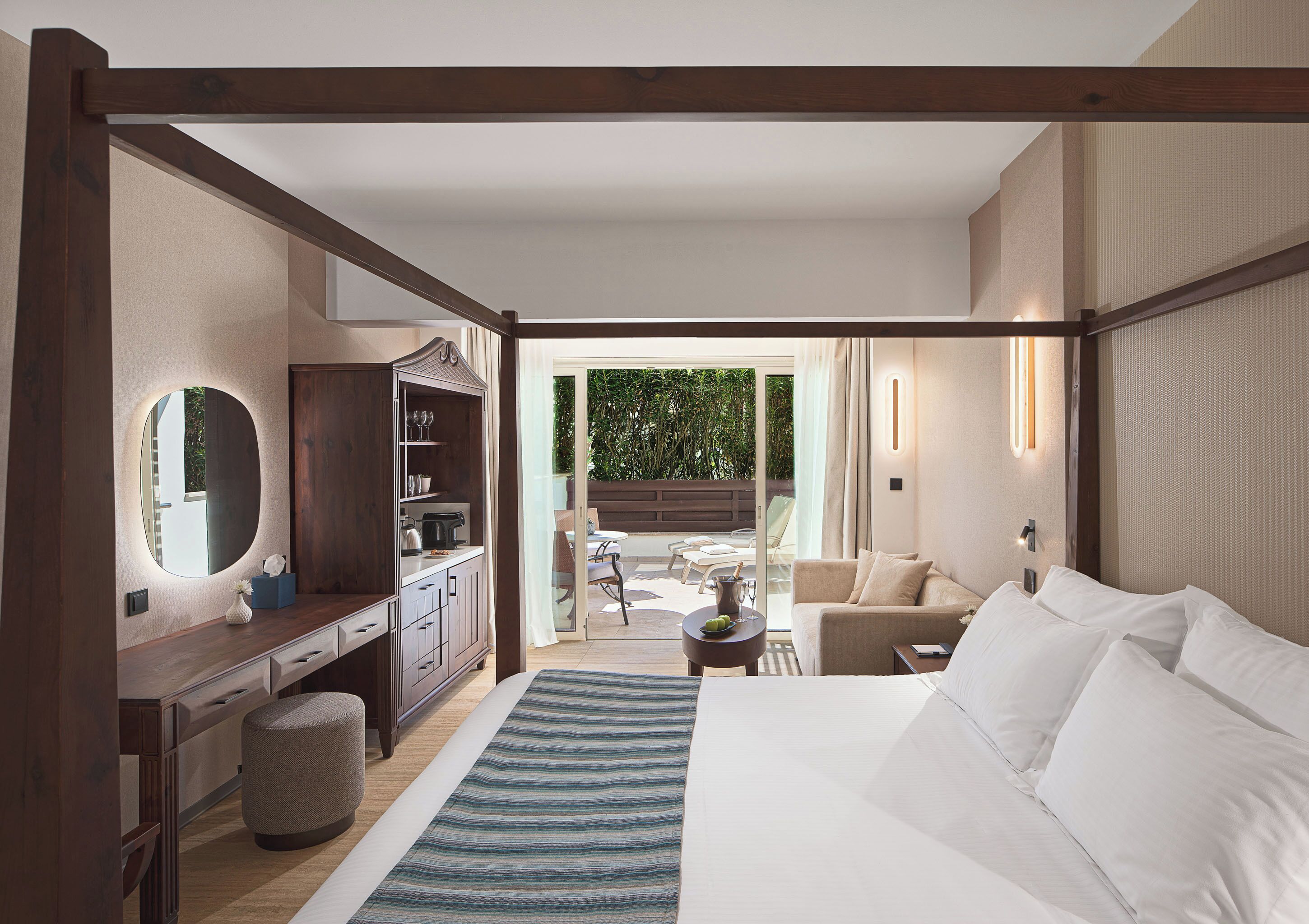 Premium bedding, in-room safe, soundproofing, bed sheets