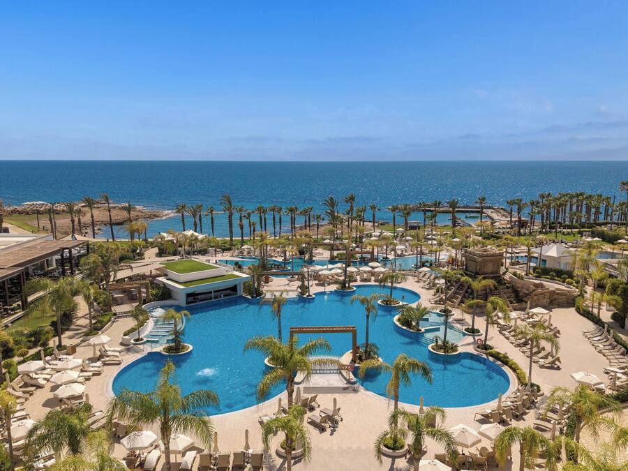 Indoor pool, 4 outdoor pools
