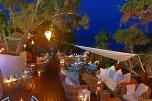 4 barer/lounger, bar vid poolen och strandbar