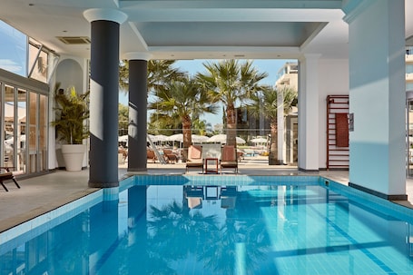 Indoor pool, outdoor pool, sun loungers