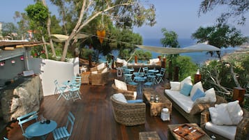 4 bares o lounges, bar junto a la alberca, bar en la playa