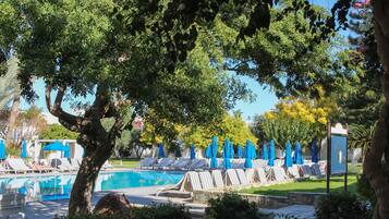 Indoor pool, seasonal outdoor pool, sun loungers