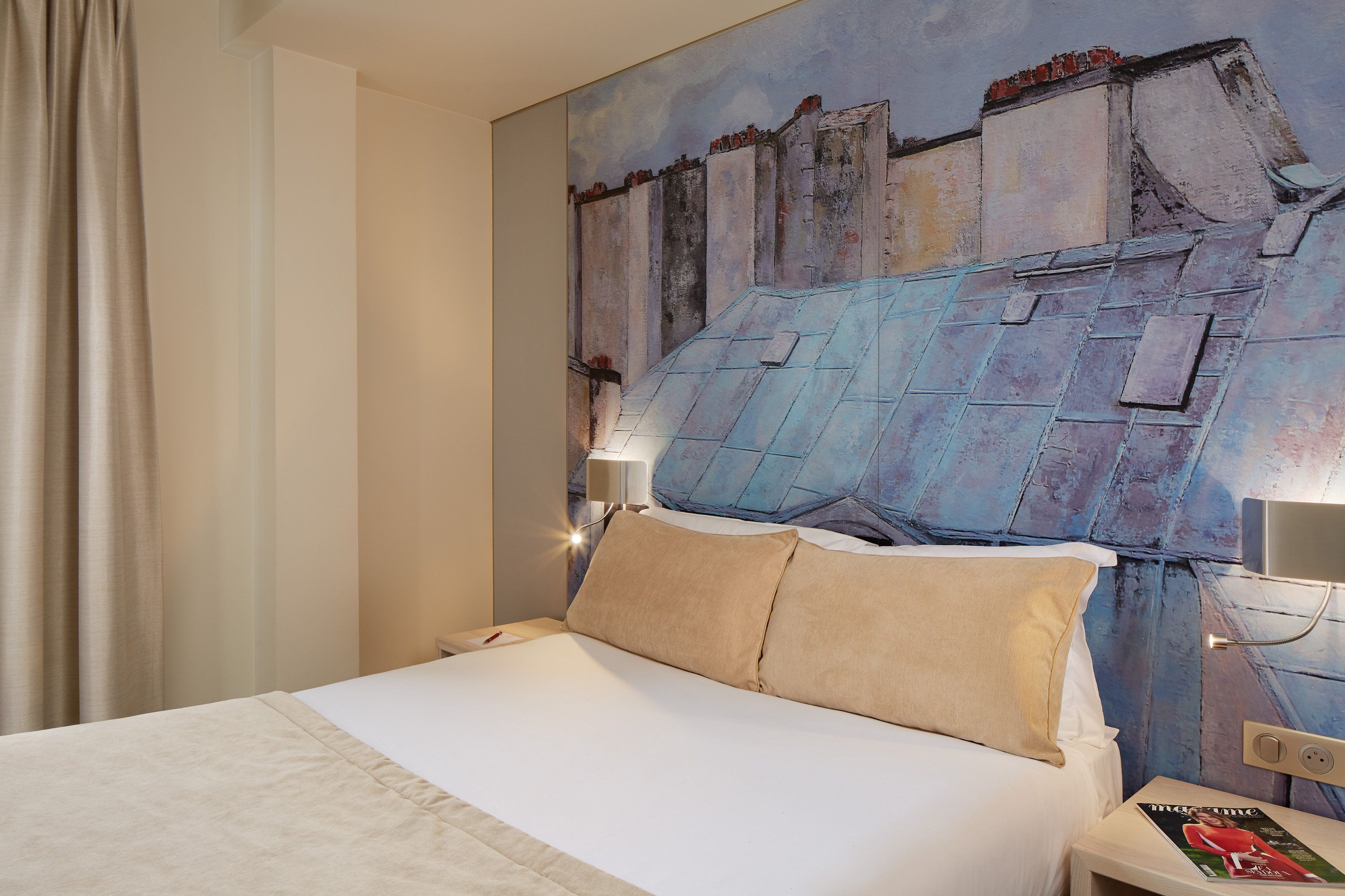 double room | 1 bedroom, in-room safe, desk, soundproofing