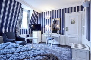 Ropa de cama de alta calidad y minibar 