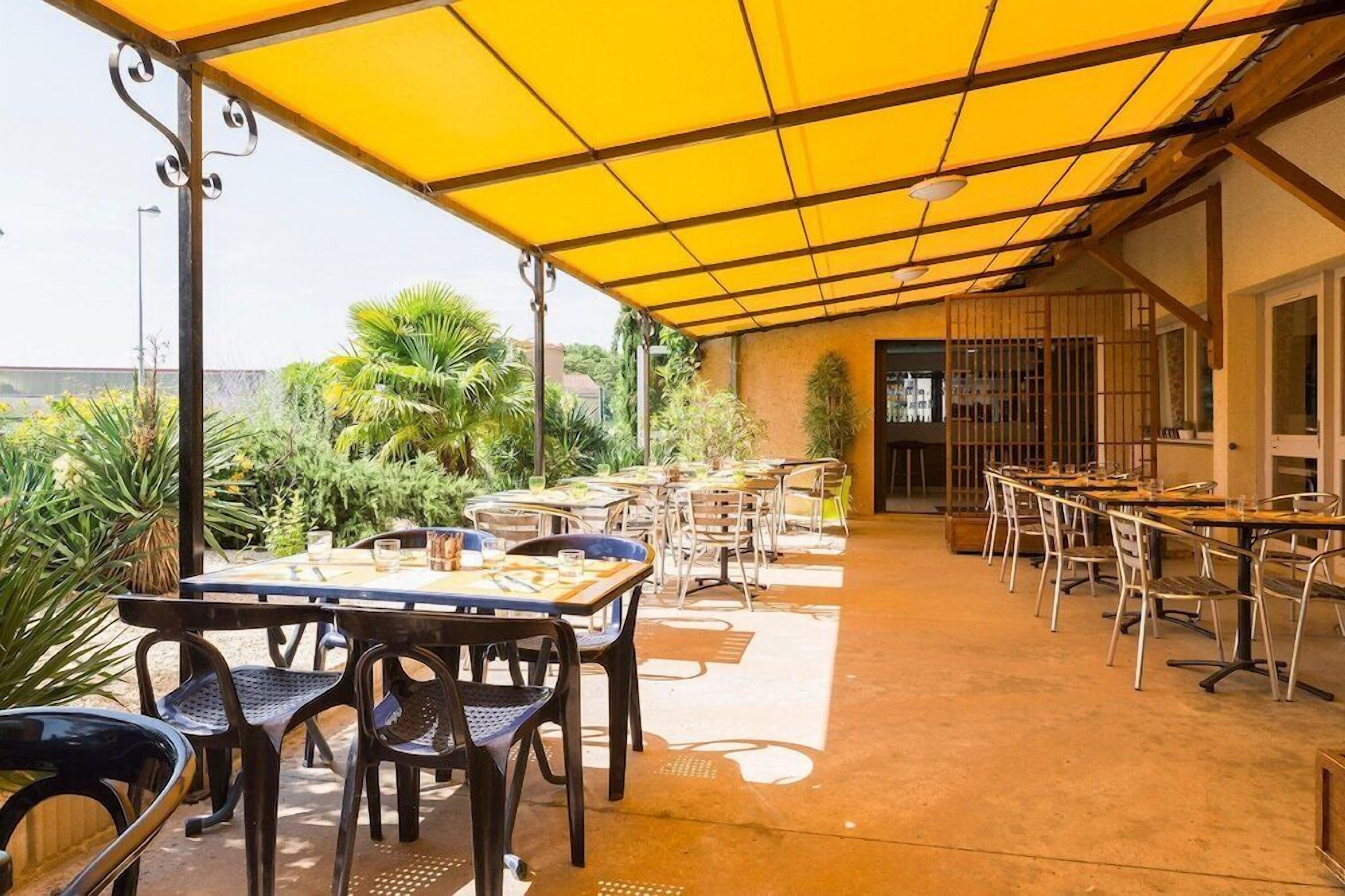 Lunch and dinner served, French cuisine