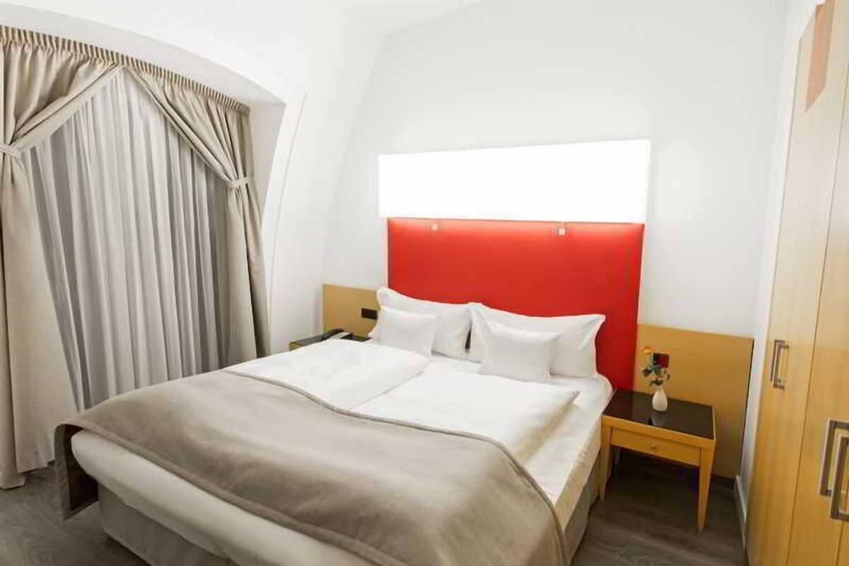 Free minibar items, in-room safe, desk, soundproofing