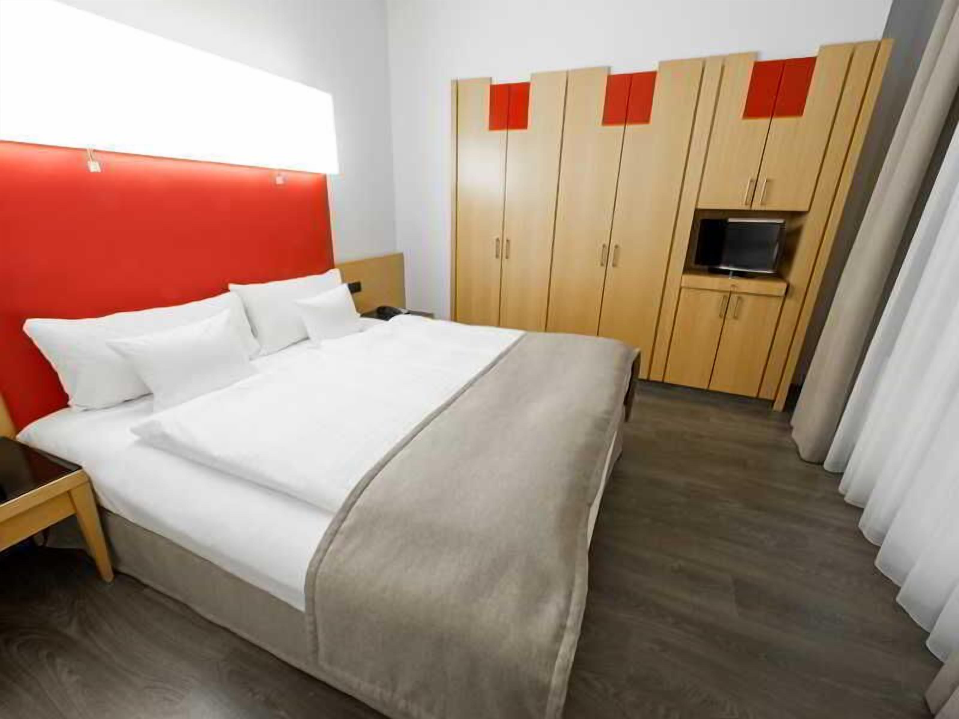 Free minibar items, in-room safe, desk, soundproofing