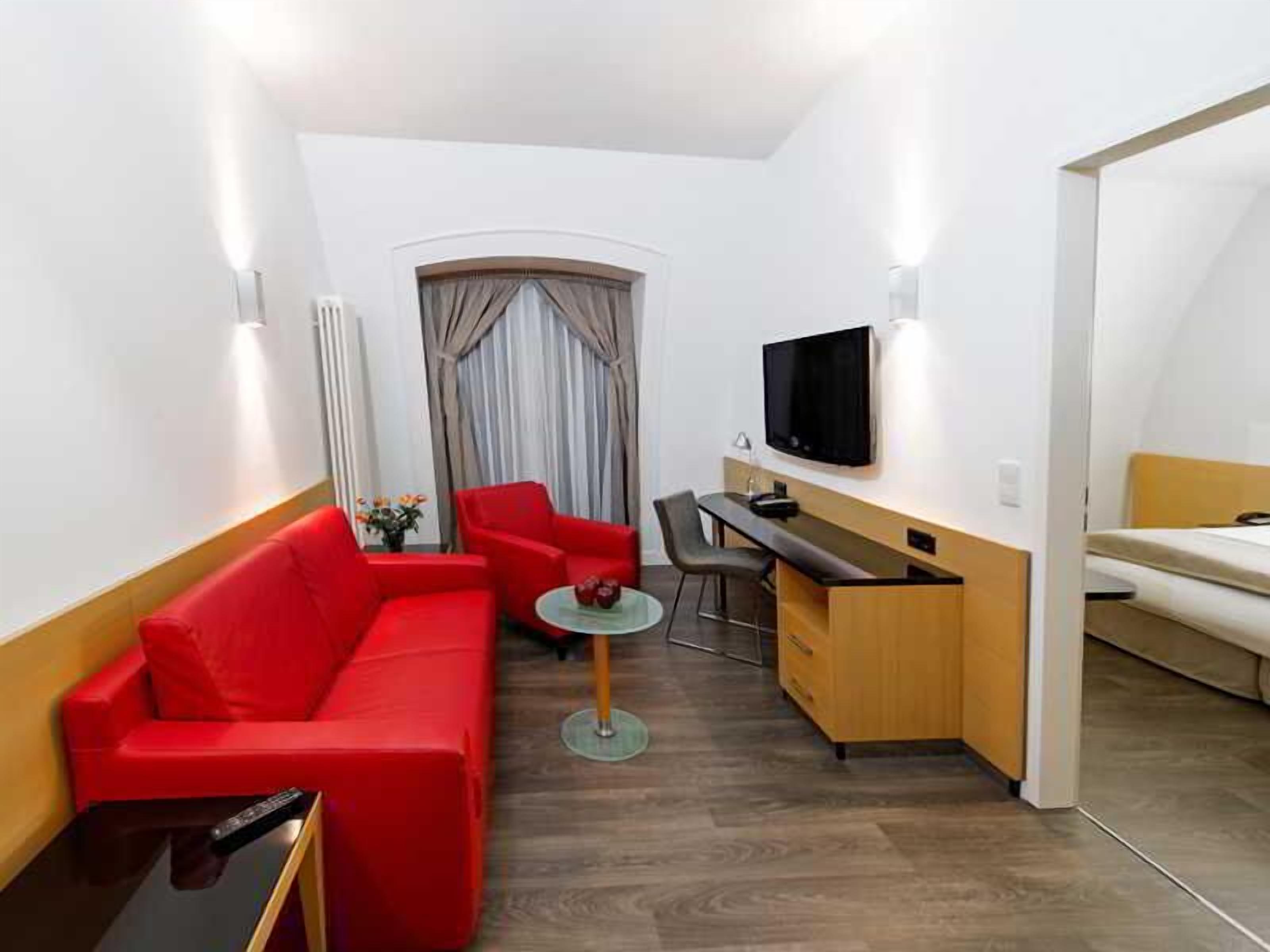 Living room | 55-inch flat-screen TV with satellite channels, TV