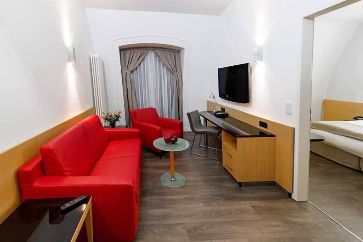 Living room | 55-inch flat-screen TV with satellite channels, TV