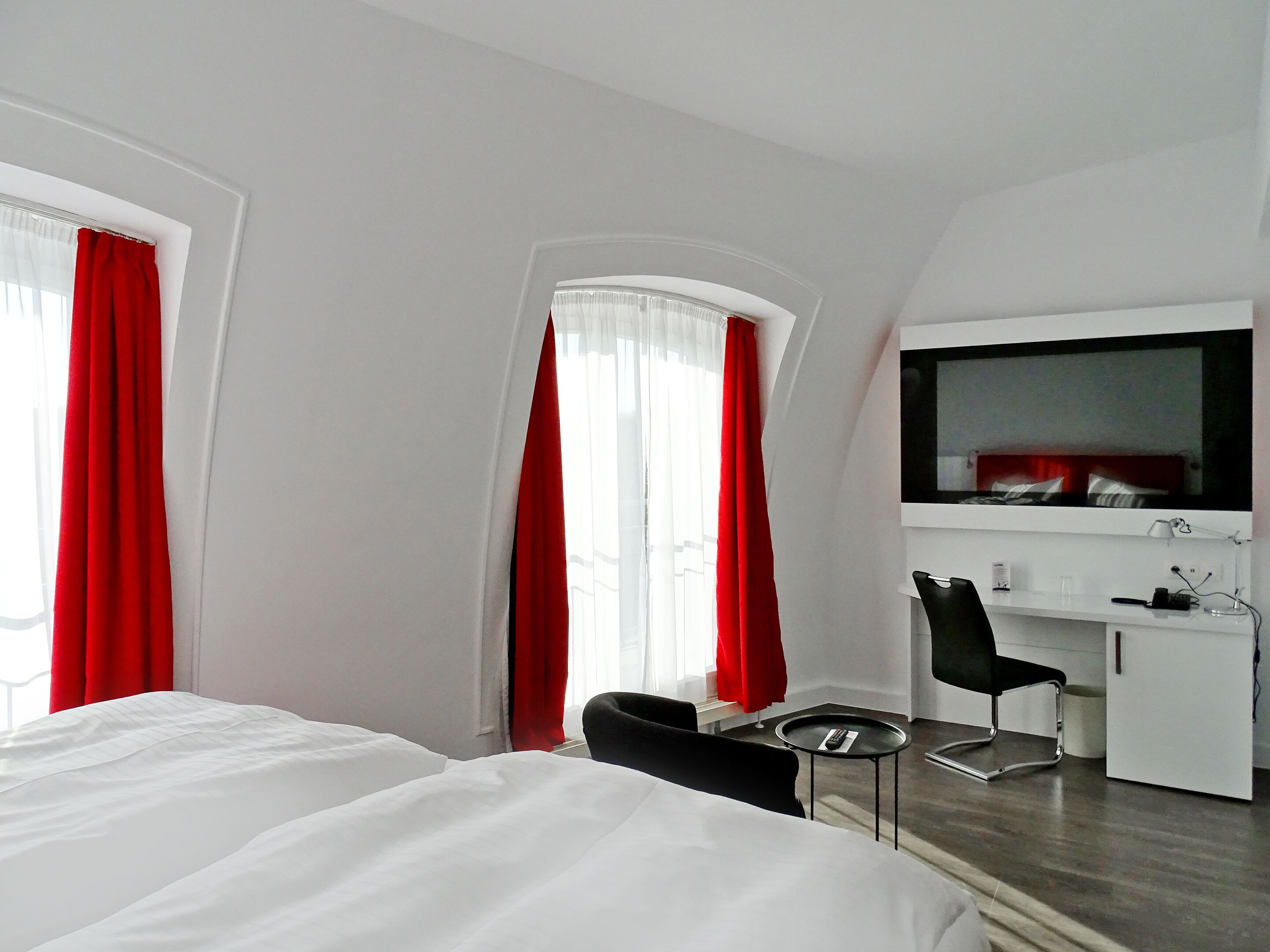 Chambre Confort | Mini-bar avec articles gratuits, coffres-forts dans les chambres, bureau