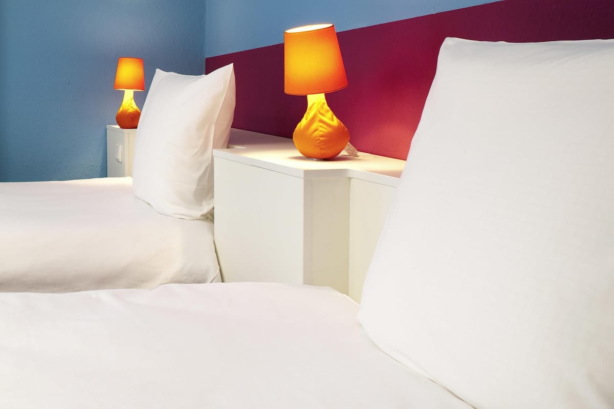 Standard Room, 2 Twin Beds | Desk, iron/ironing board, free WiFi, bed sheets