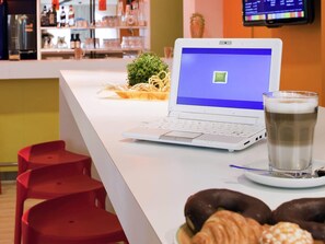 Bar (on property) - ibis Styles Düsseldorf - Neuss (Neuss)