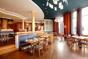 Lunch and dinner served - Vienna House by Wyndham Sonne Rostock (Rostock)