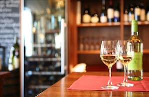 Bar (in der Unterkunft)