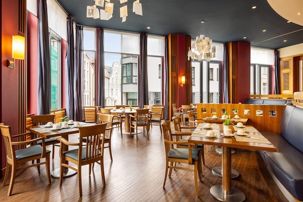 Lunch and dinner served, Regional cuisine