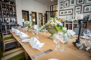 Breakfast, lunch and dinner served - Hotel Remarque (Osnabrueck)