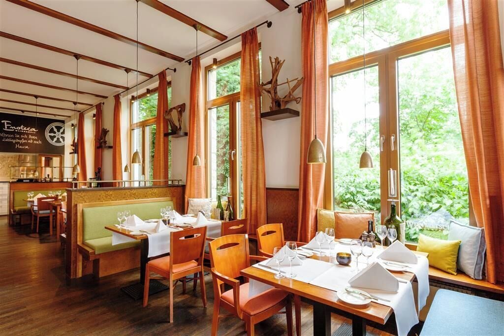 Breakfast, lunch and dinner served