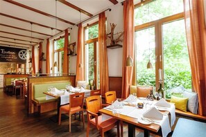 Se sirven desayunos, comidas y cenas