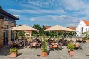 Breakfast, lunch and dinner served - Hotel Remarque (Osnabrueck)