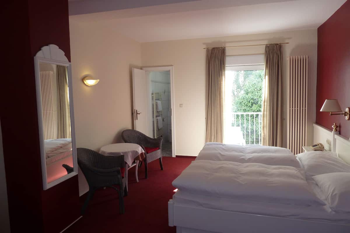 Comfort Double Room | Hypo-allergenic bedding, in-room safe, desk, free WiFi