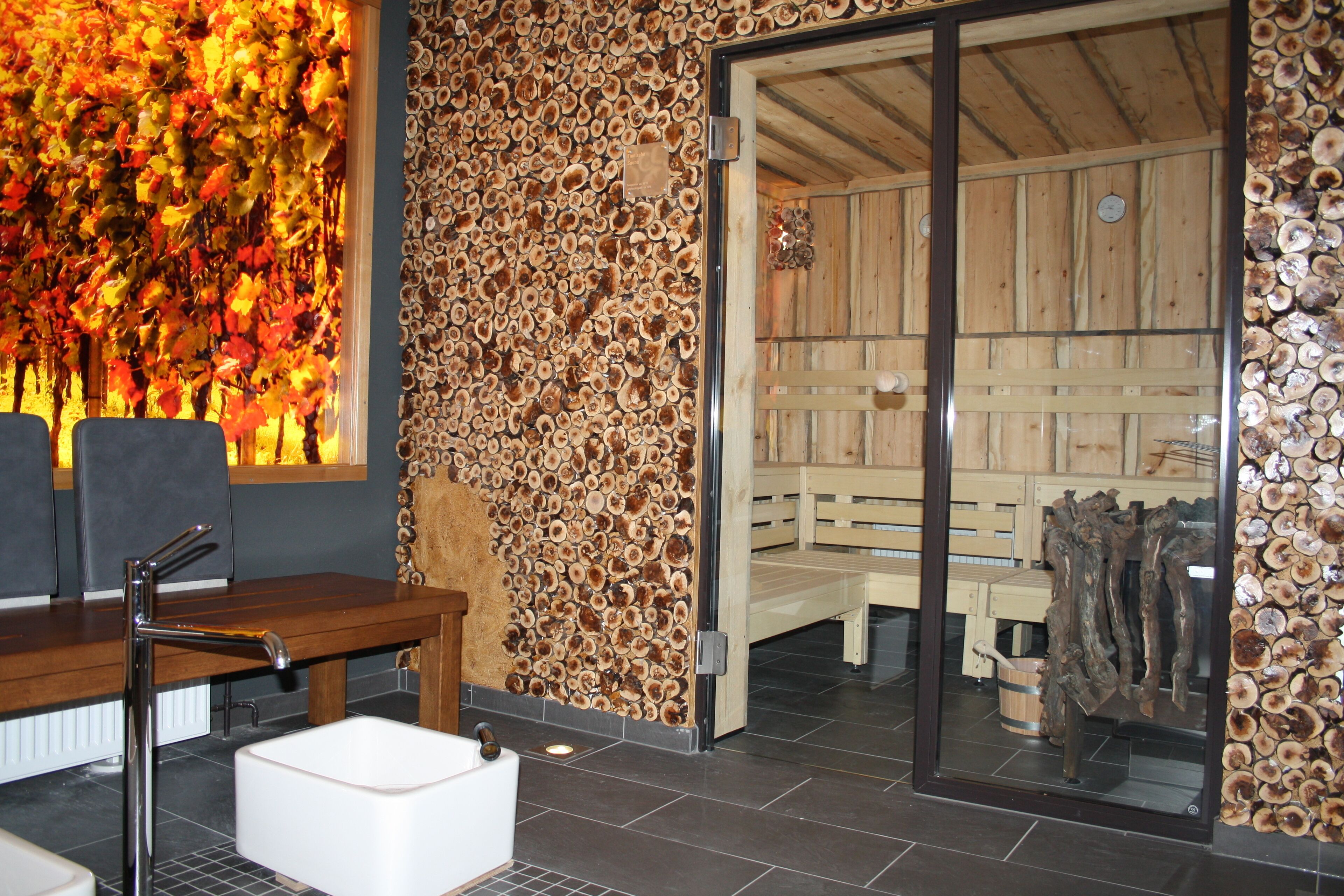 sauna, steam room, body treatments, aromatherapy, hot stone massages