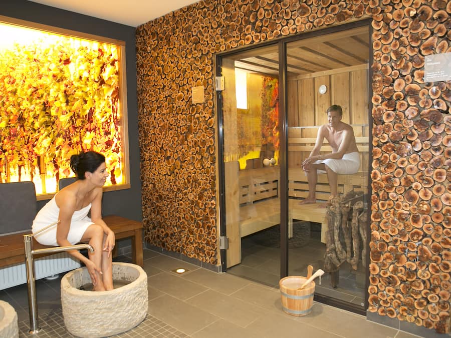 Sauna, bagno turco, trattamenti per il corpo, aromaterapia