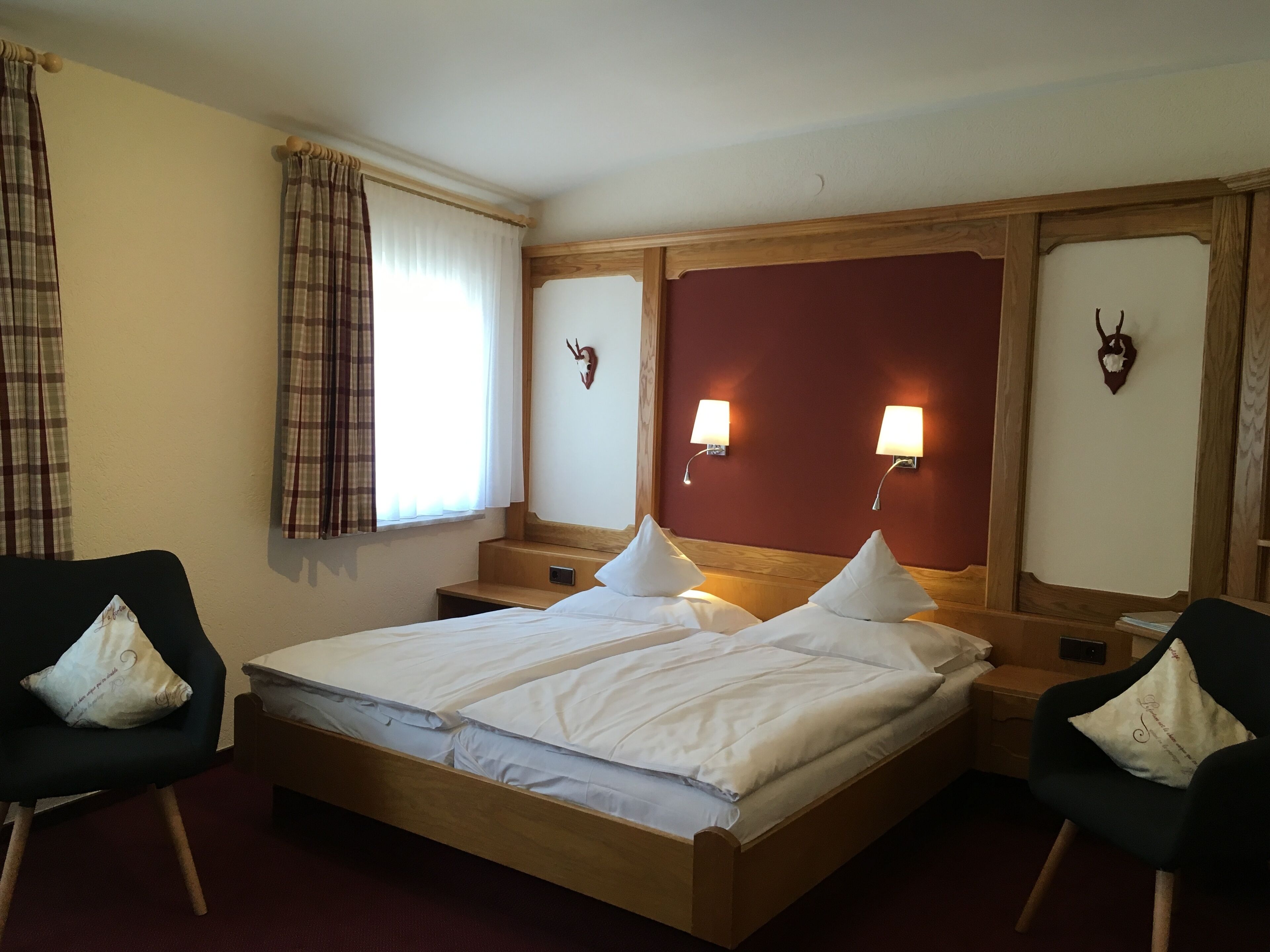 standard double room | hypo-allergenic bedding, in-room safe, desk, free wifi