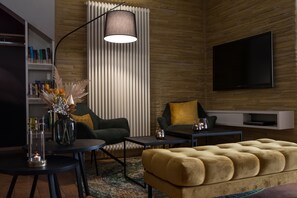 Dùng bữa ngoài trời, phục vụ bữa sáng và bữa tối 