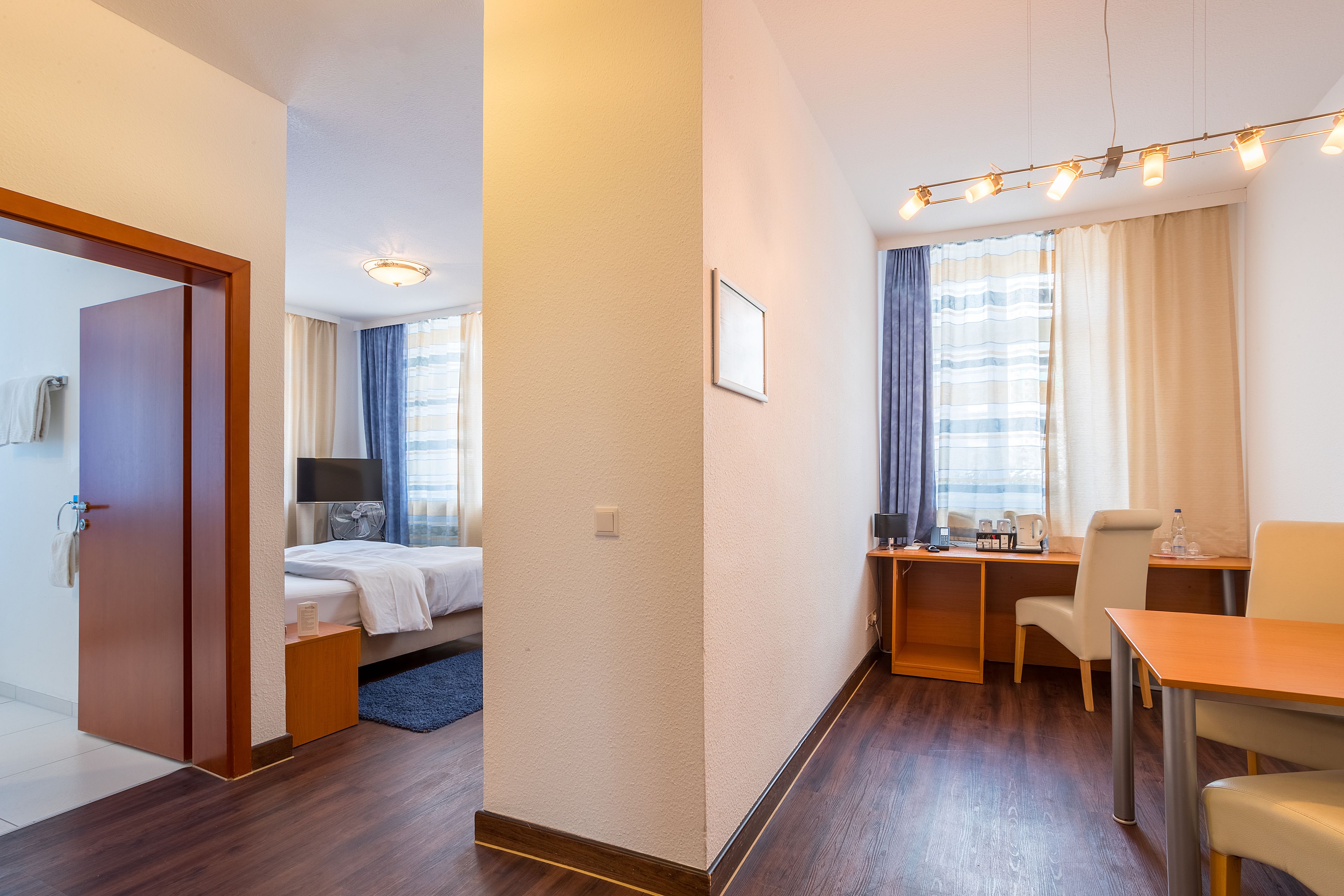 junior suite | living area | tv