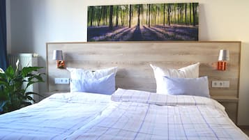 Apartamento clásico, 1 habitación, vistas a la ciudad | Ropa de cama hipoalergénica, caja fuerte, escritorio