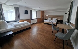Cunas, wifi gratis y ropa de cama 