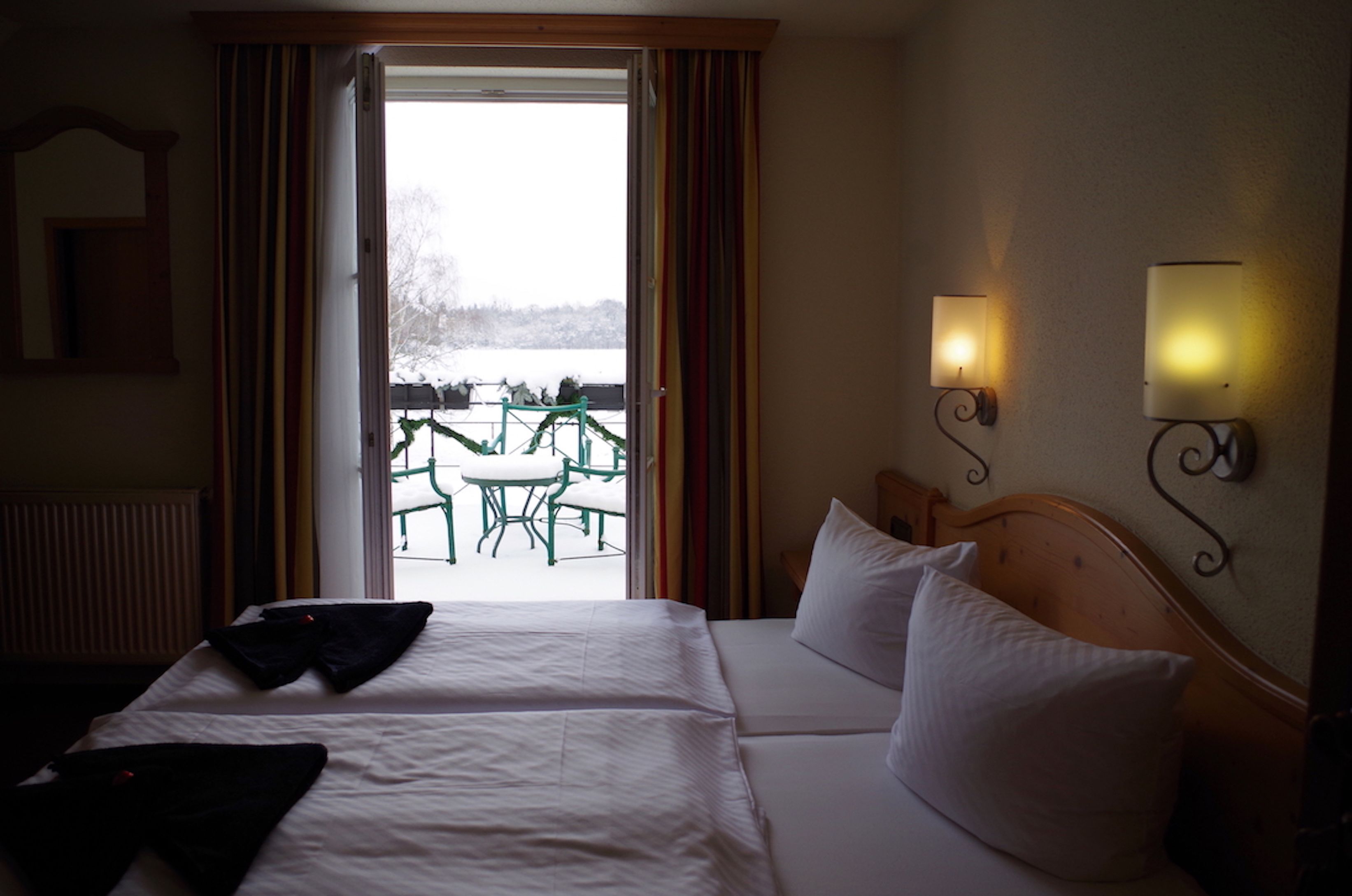 deluxe double room, river view | 1 bedroom, desk, iron/ironing board, free wifi