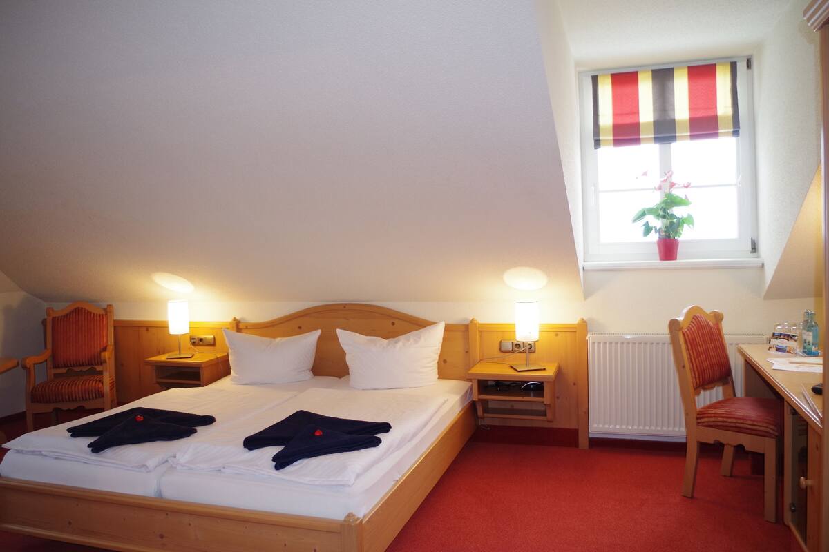 書桌、隔音、熨斗/熨衣板、免費無線上網