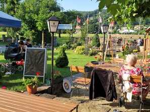 Dîner et souper servis sur place, cuisine européenne moderne