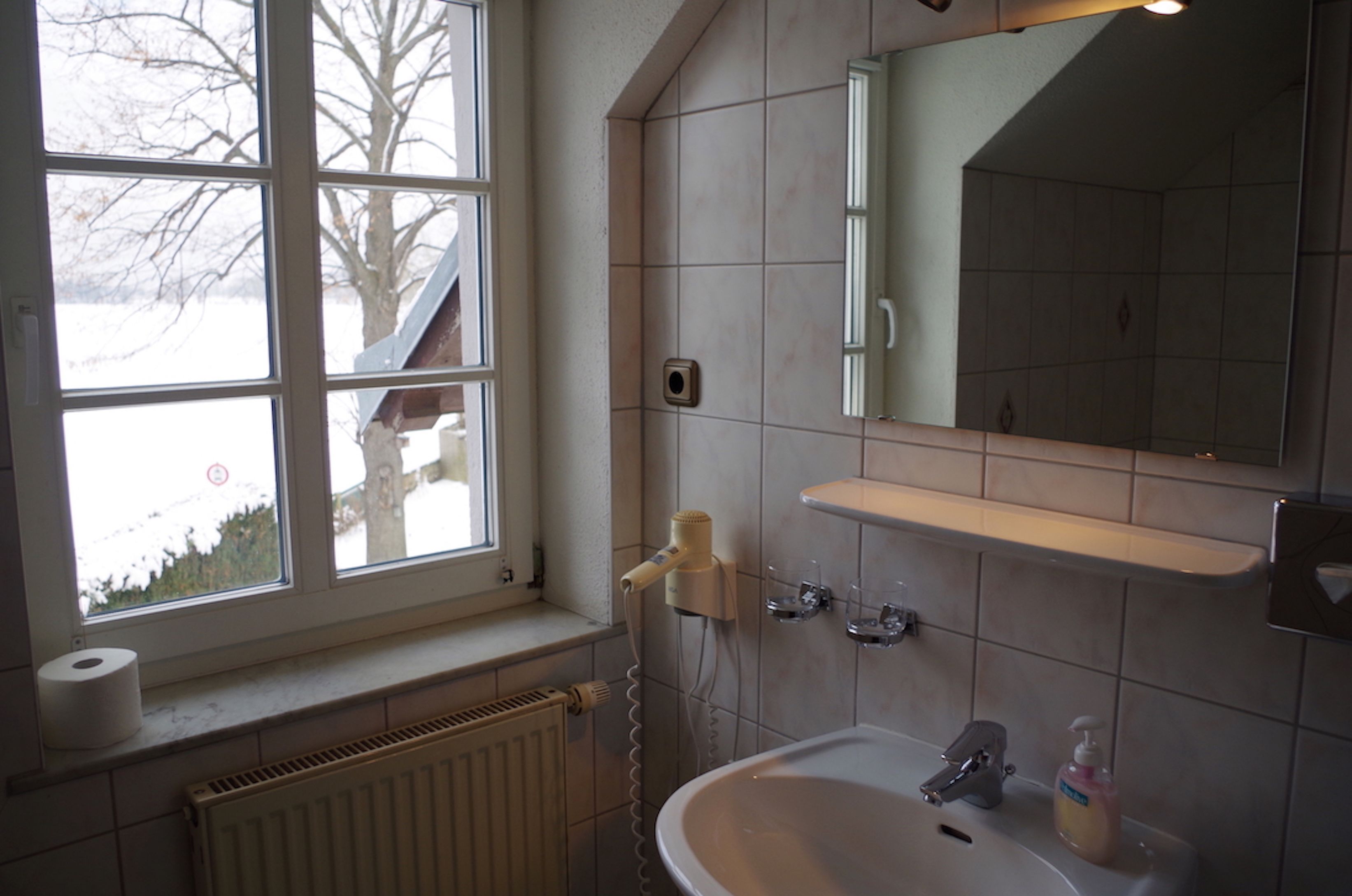 deluxe double room, river view | bathroom | shower, free toiletries, hair dryer, towels