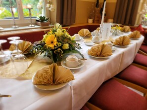 Lunch and dinner served, Modern European cuisine