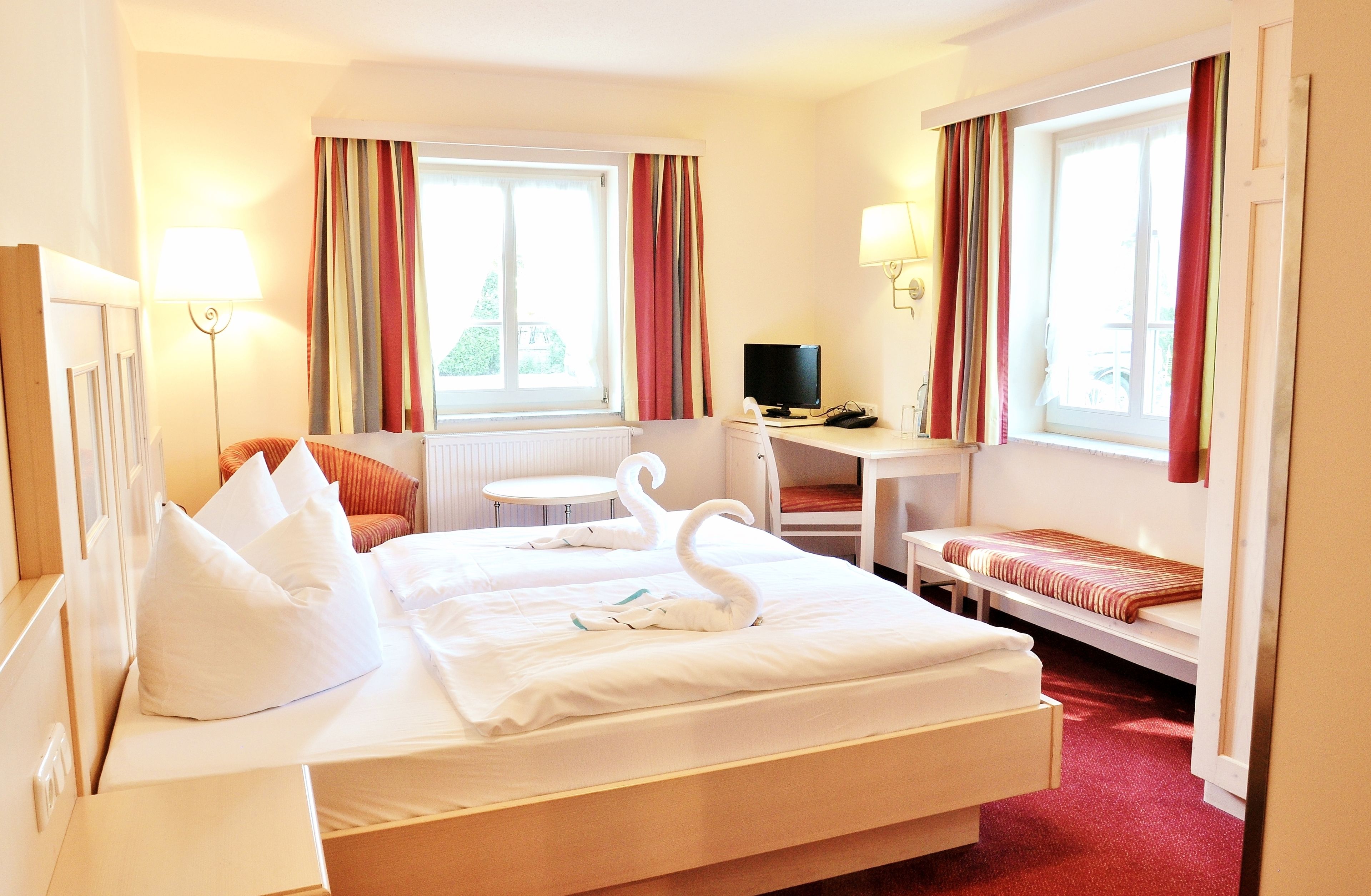 gallery room | 1 bedroom, desk, iron/ironing board, free wifi