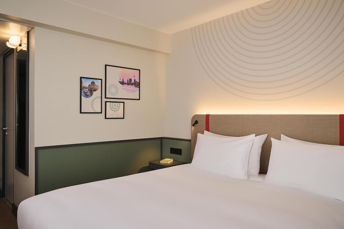 Premium bedding, pillowtop beds, minibar, in-room safe