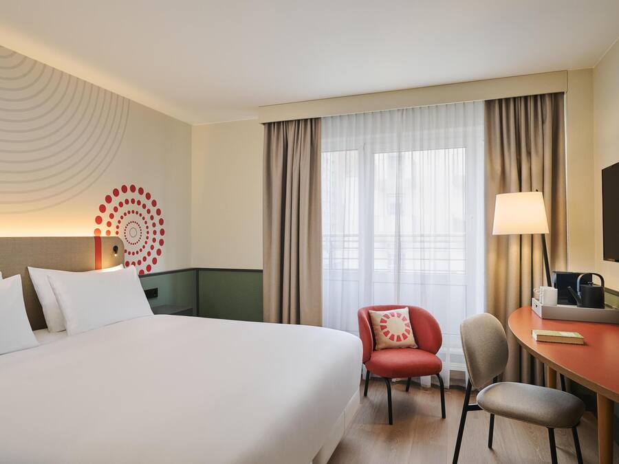 Superior Room | Premium bedding, pillow-top beds, minibar, in-room safe