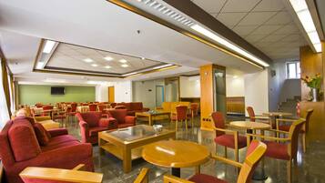 Área de estar no saguão