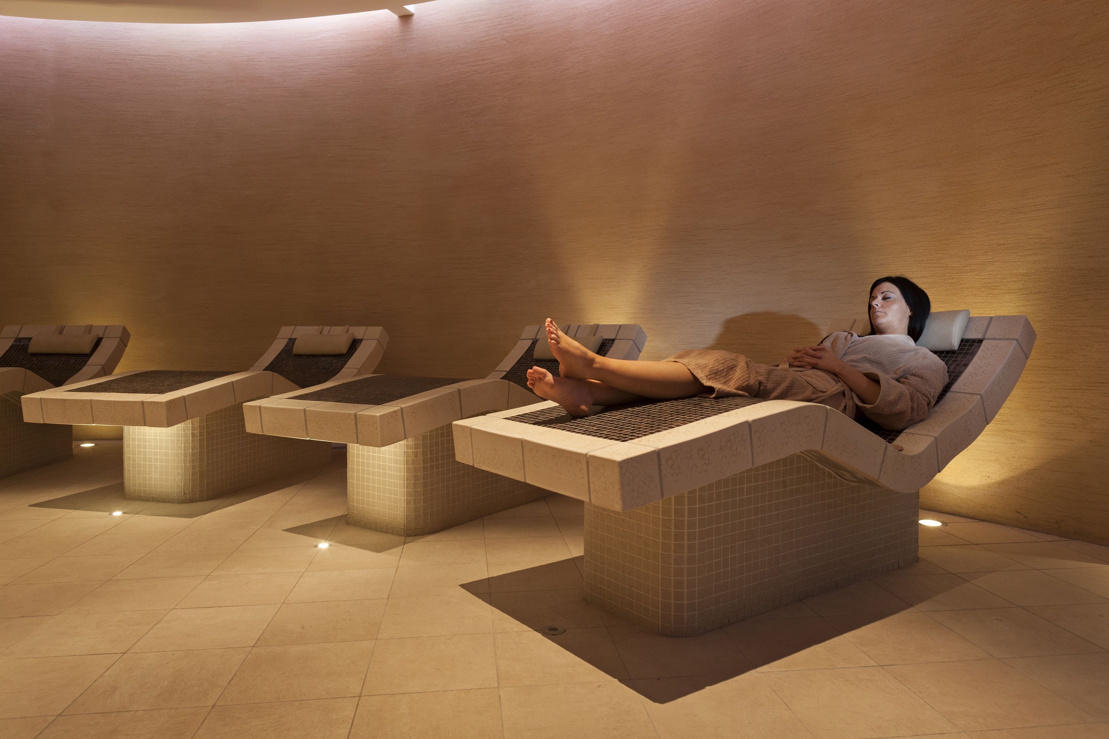 sauna, hot tub, steam room, body treatments, aromatherapy, body wraps